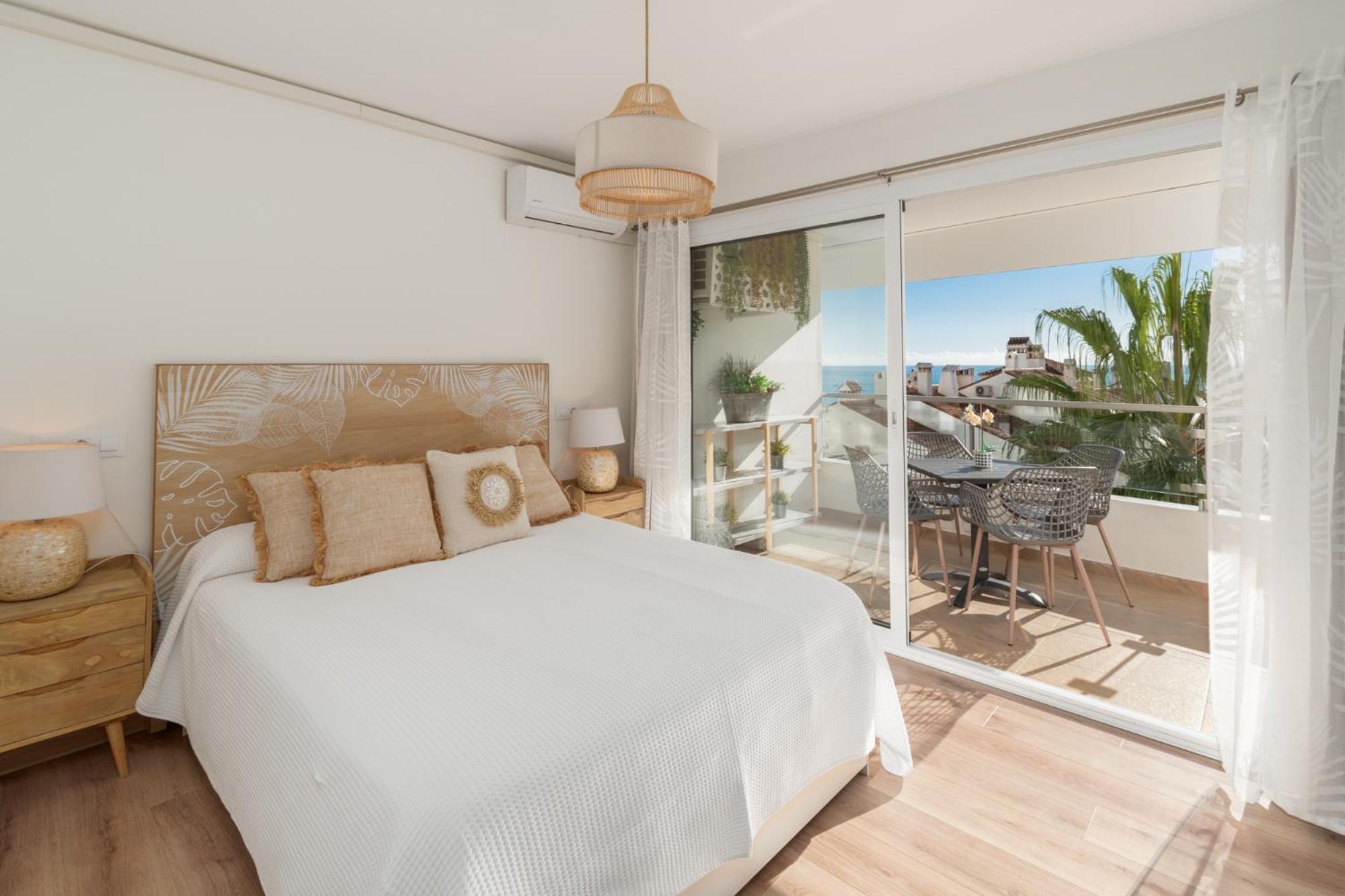 Luxury Frontline Beach Apartment With Sea View Бенальмадена Экстерьер фото